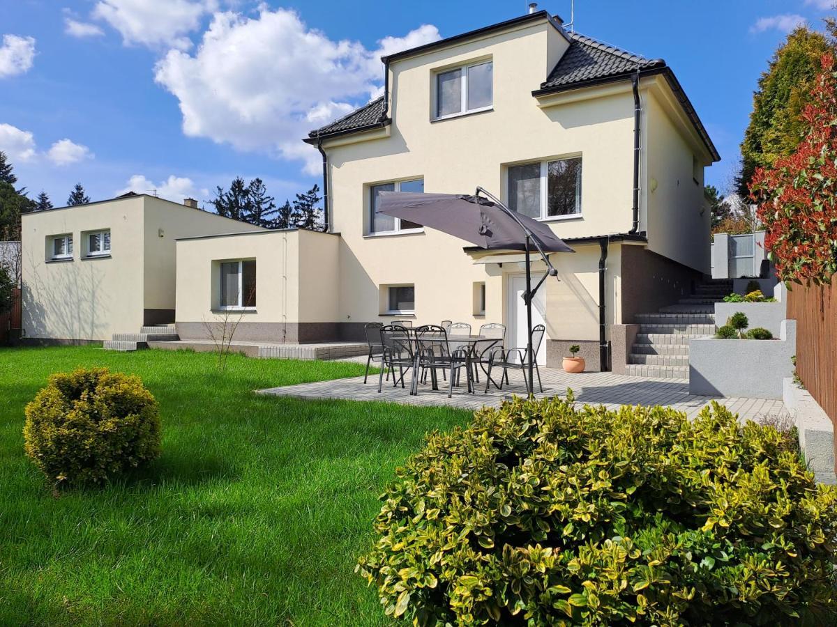 Apartmanovy Dum Se Zahradou V Klidne Casti Prahy Πράγα Εξωτερικό φωτογραφία