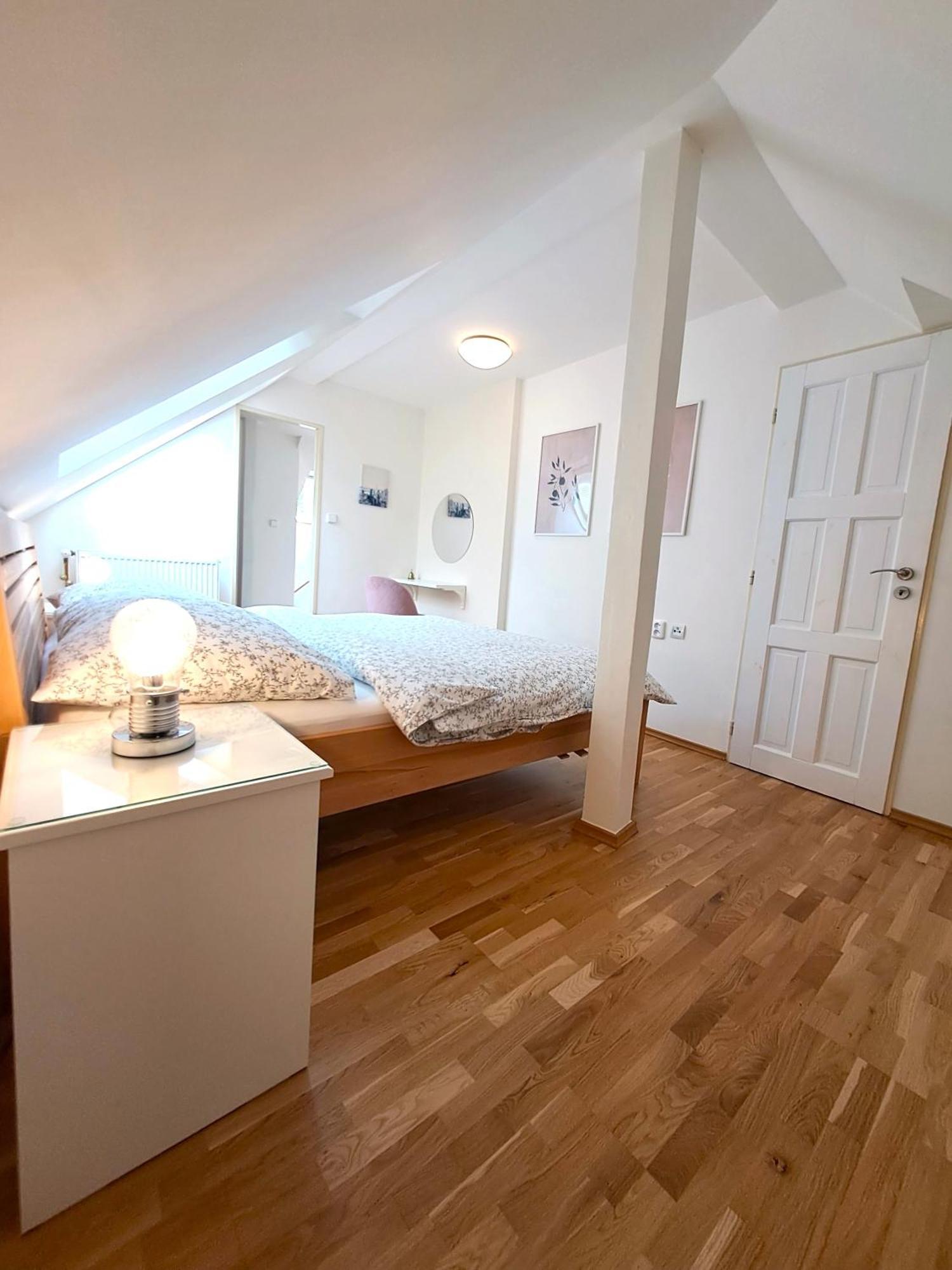 Apartmanovy Dum Se Zahradou V Klidne Casti Prahy Πράγα Εξωτερικό φωτογραφία